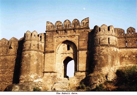  Rohtas Fort 的宏偉歷史和壯觀建築！